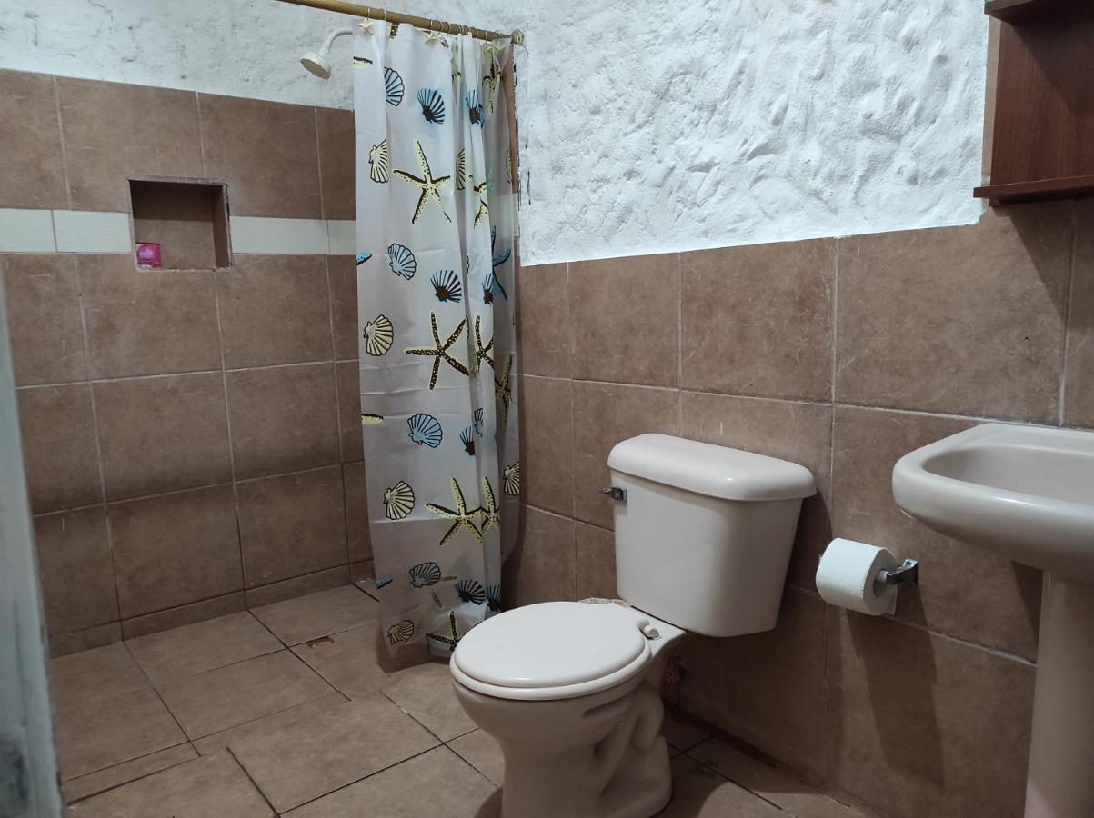 Caramba Hospedaje Hotel Tonsupa Buitenkant foto